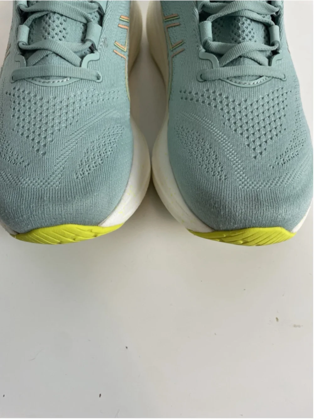Asics Gel-Nimbus 26 Womens Size 10.5 Light Celadon Running Shoes Sneakers